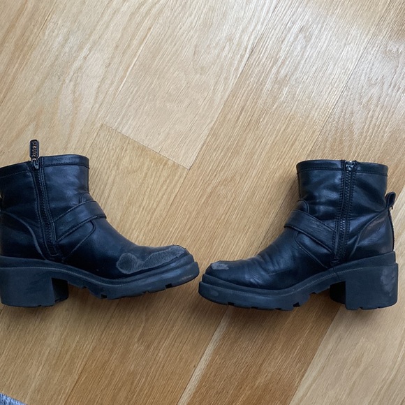 Extremely well-loved pair of Sam Edelman circus boots. Amazing treads still. - Picture 3 of 7